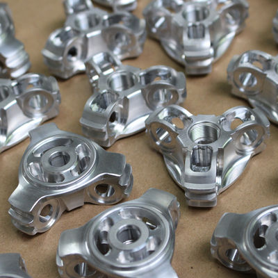 Precyzyjne aluminiowe części do obróbki CNC Piaskowanie Anodowanie Wykończenie powierzchni