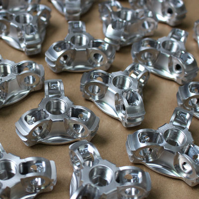 Dostosowane części aluminiowe CNC z precyzyjną obróbką i procesem toczenia